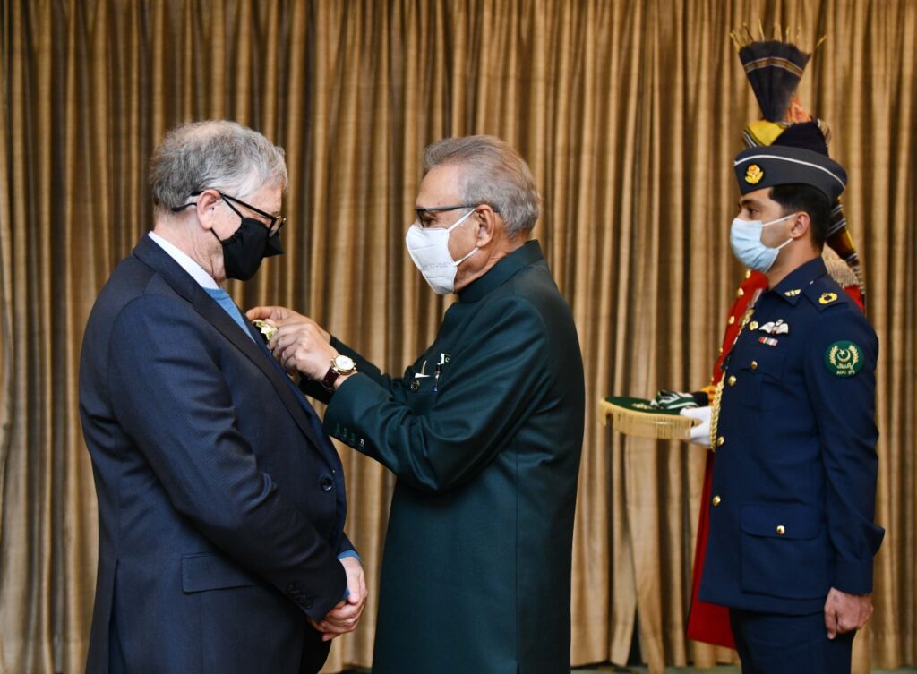 Bill Gates with Pakistan President Arif Alvi